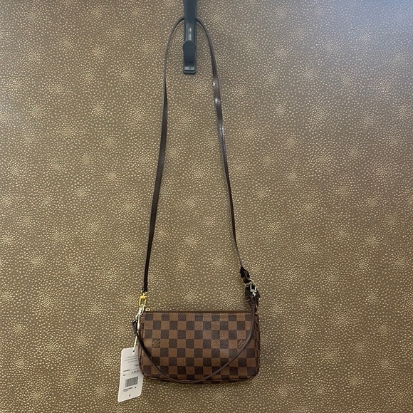SOLD🔥🔥🔥AUTHENTIC Louis Vuitton Damier Ebene Pochette Crossbody Bag - Picture 3 of 16